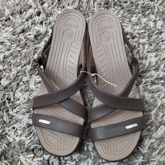 Crocs Cyprus IV Brown Sandals Sz 9 - Picture 2 of 7